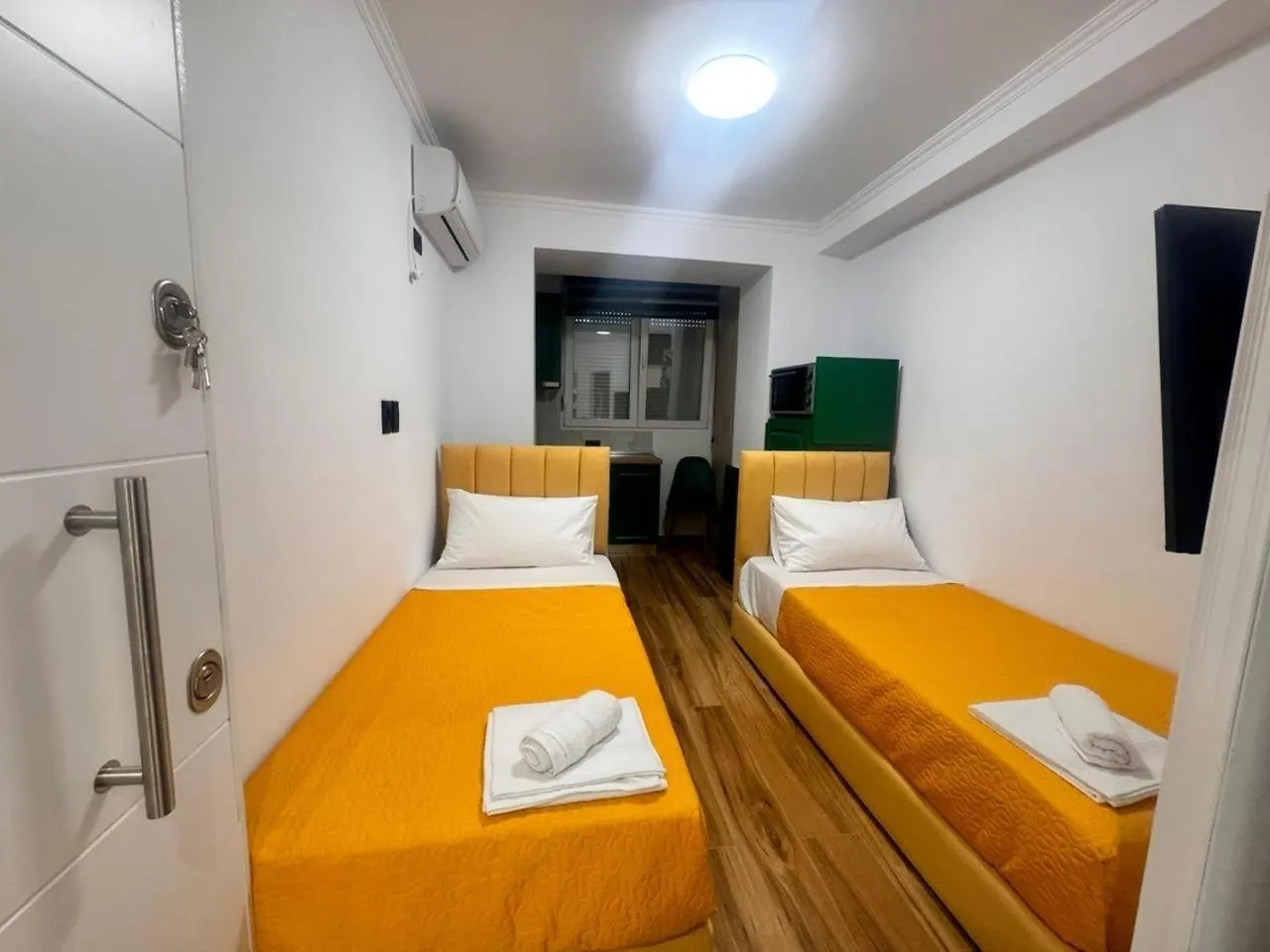 بيت ضيافة Keli'S Apartment تيرانا ألبانيا